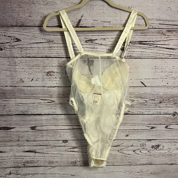 Ladies Malini lingerie - Picture 3 of 7